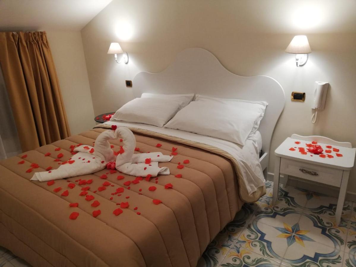 Hotel Il Sogno Srls Airola Esterno foto