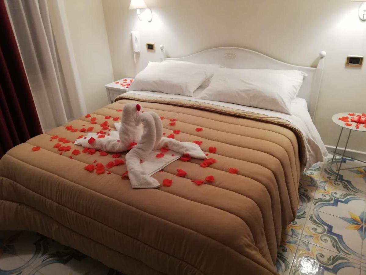 Hotel Il Sogno Srls Airola Esterno foto